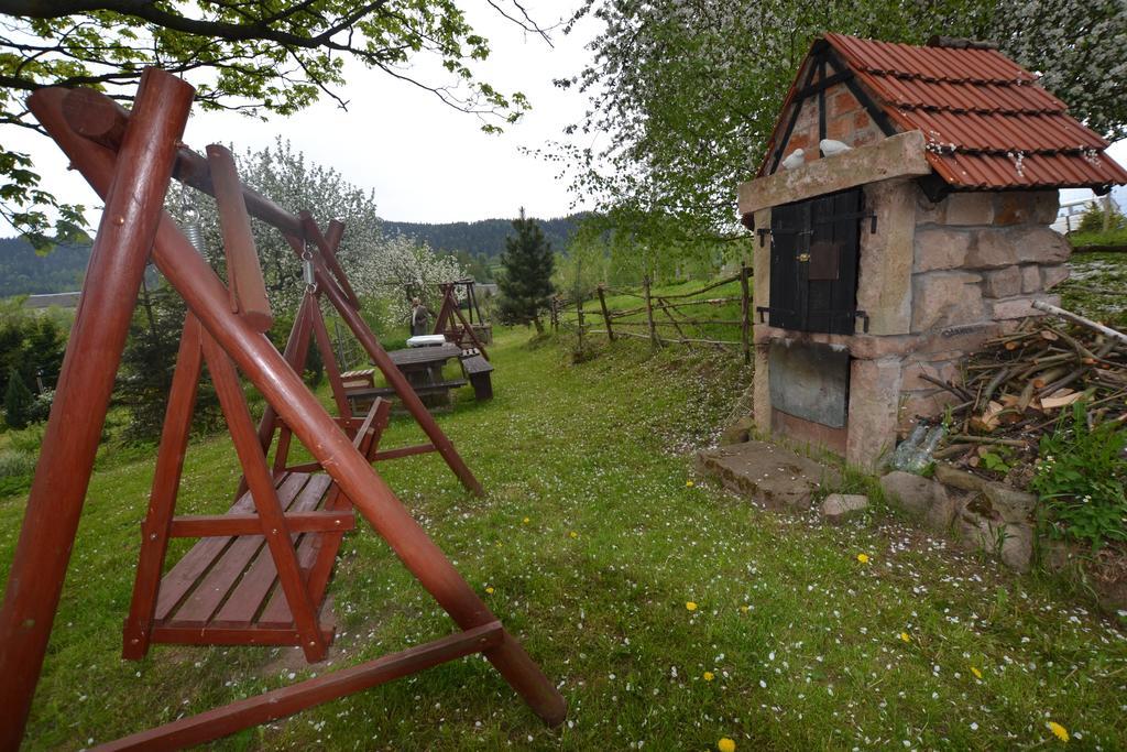 Zagroda Agroturystyczna Wiecha Mieroszow Екстериор снимка